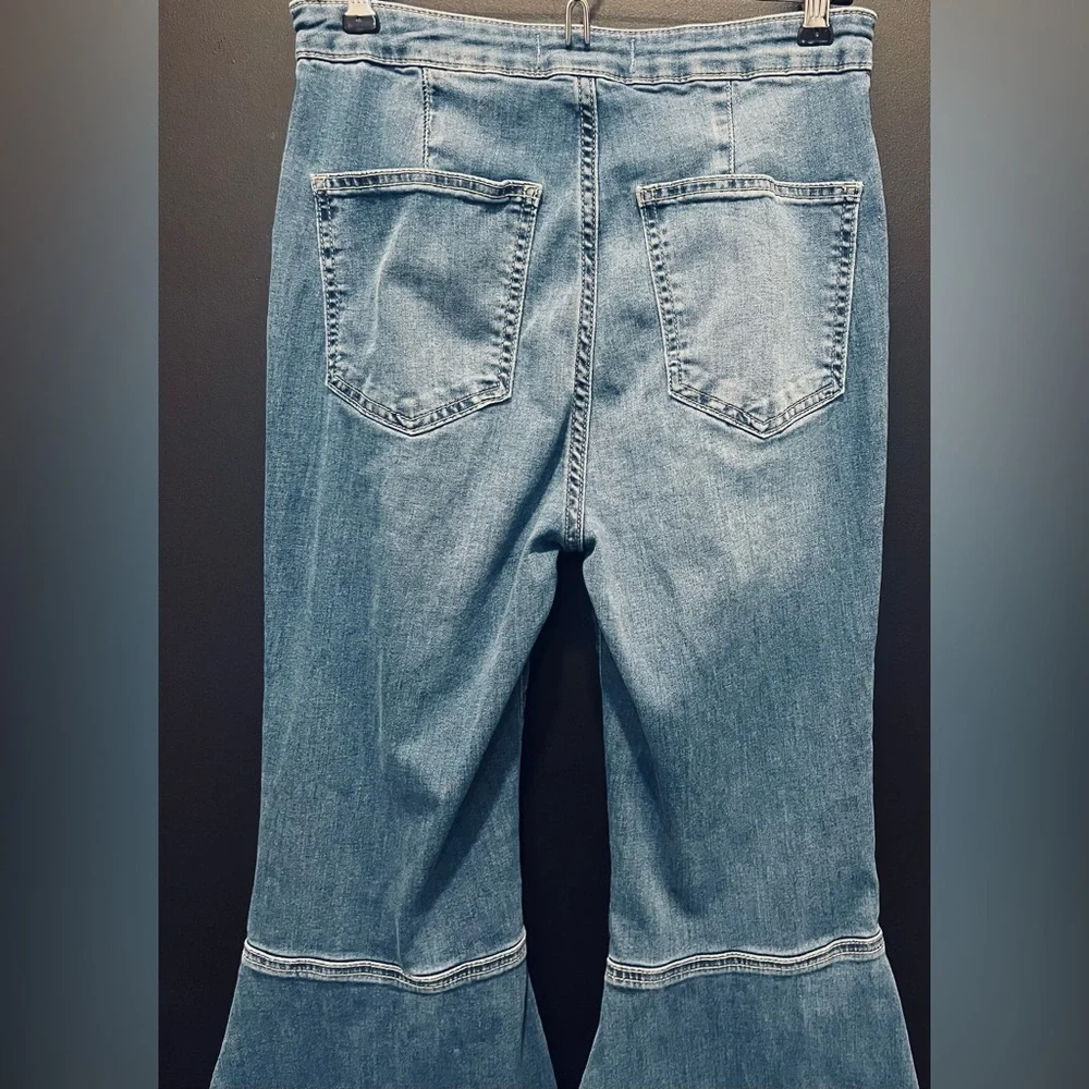 Free People High-Waisted Stretch Flare Jeans… - Picture 8 of 9